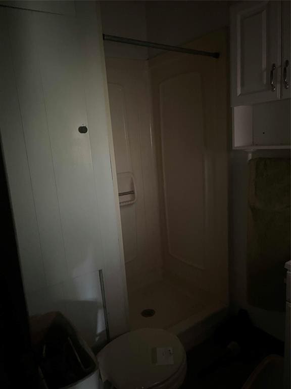 329131 E Lincoln St, Harrah, OK 73045 - bathroom with a shower stall and toilet