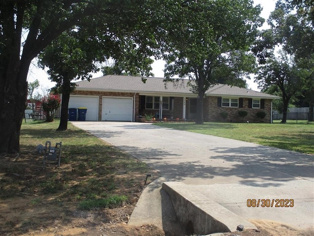 1668 E Circle Dr, Choctaw, OK 73020 - single story home featuring a garage and driveway