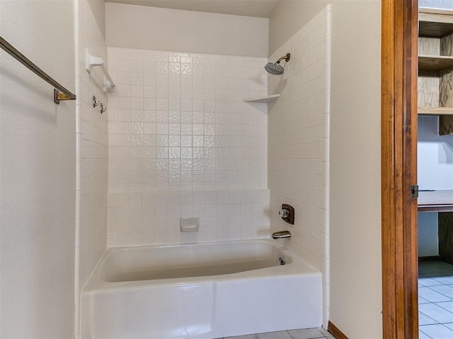 904 Carfax Rd, Edmond, OK 73034 - bathroom featuring tile patterned floors and shower / bathtub combination