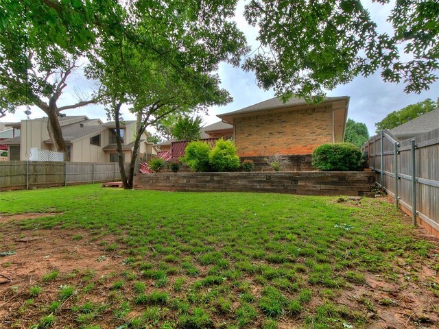908 Carfax Rd, Edmond, OK 73034 - view of fenced backyard