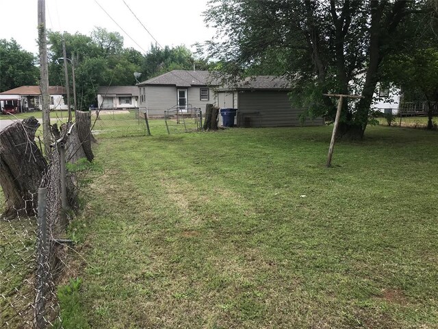 6401 Anderson, Oklahoma City, OK 73149 - view of yard