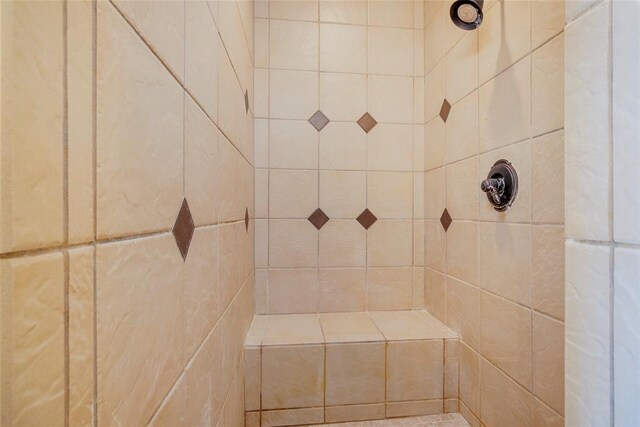 13403 NE 225th St, Fletcher, OK 73541 - bathroom featuring a tile shower