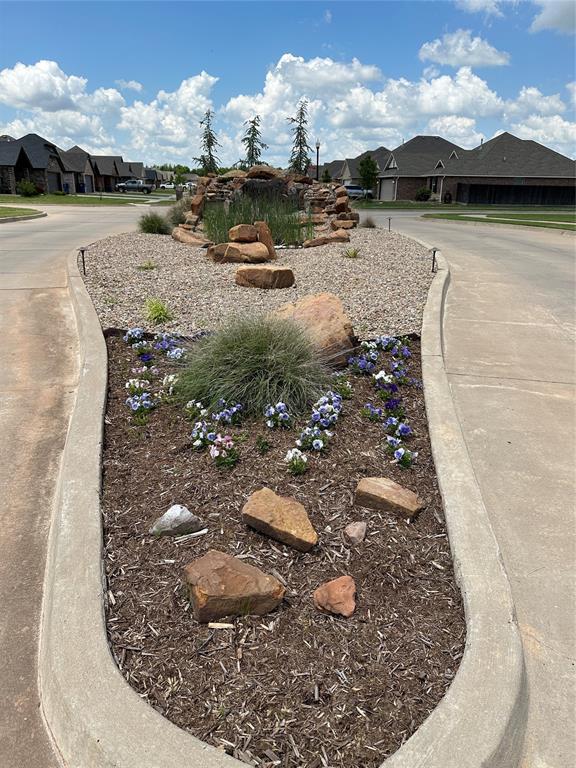 view of yard with a residential view