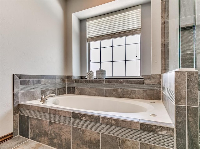 3133 Beacon Hill St, Edmond, OK 73034 - bathroom featuring a bath