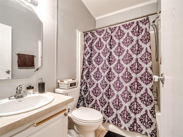 bathroom featuring crown molding, toilet, shower / bath combo, and vanity