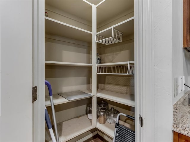 20140 N Rolling Meadows Dr, Luther, OK 73054 - view of pantry