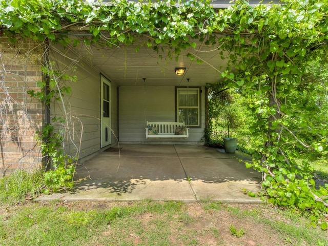 20140 N Rolling Meadows Dr, Luther, OK 73054 - view of patio / terrace with a carport