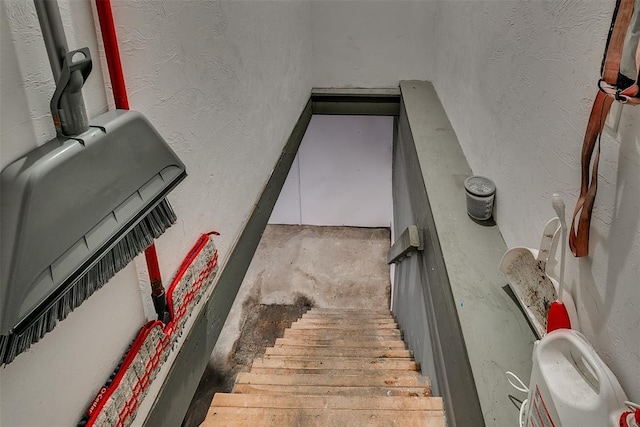 2107 NW 20th St, Oklahoma City, OK 73107 - view of staircase