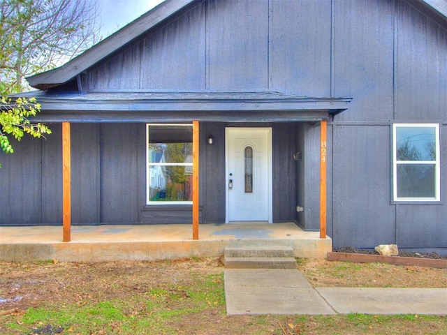 view of front facade with covered porch