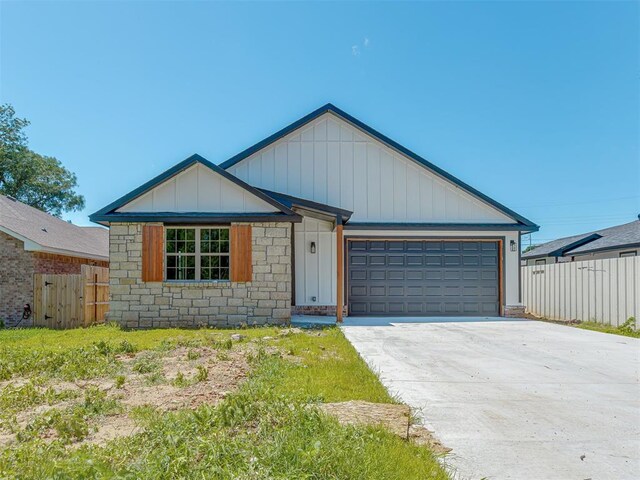 1542 SW 28th St, Oklahoma City, OK 73108 - photo 1
