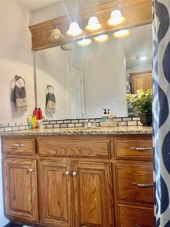 327 Englebretson Ln, Tuttle, OK 73089 - bathroom with vanity