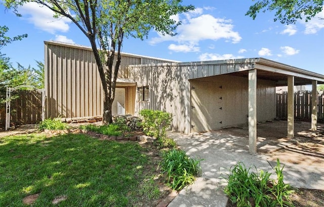 2001 Saber Ln, Weatherford, OK 73096 - view of front of house with a carport and a patio area