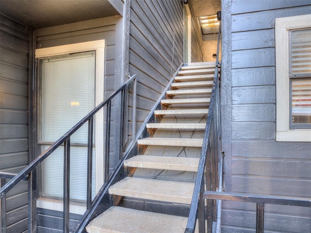 11530 N May Ave Unit D303, Oklahoma City, OK 73120 - view of staircase