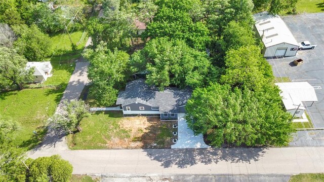 aerial view of property and surrounding area