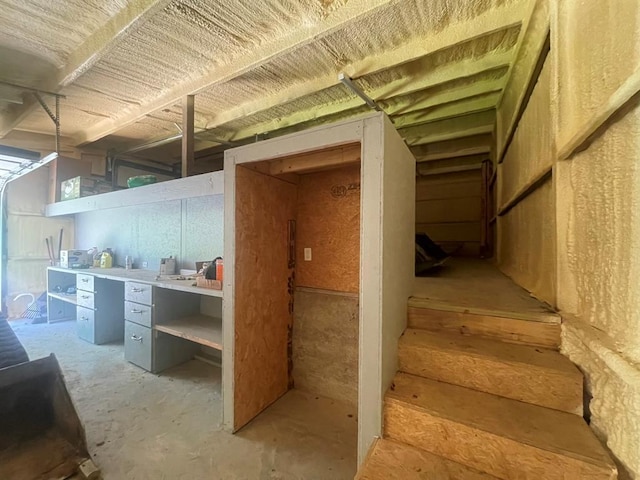 1920 Glover Golden Rd, Broken Bow, OK 74728 - view of staircase
