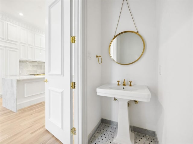 6100 NW Grand Blvd Unit 6103, Oklahoma City, OK 73118 - bathroom featuring baseboards