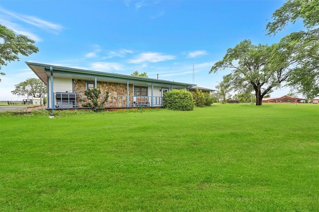 11747 N 2240th Rd, Cordell, OK 73632 - view of front of home featuring a front yard