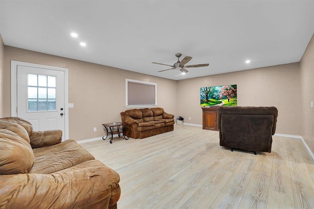 11747 N 2240th Rd, Cordell, OK 73632 - living area featuring ceiling fan, baseboards, light wood-type flooring, and recessed lighting