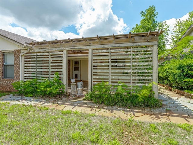 8709 NW 86th St, Oklahoma City, OK 73132 - entrance to property with a pergola