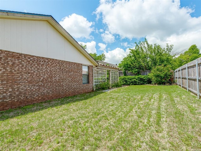 8709 NW 86th St, Oklahoma City, OK 73132 - view of yard