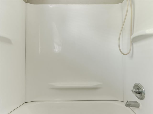 4704 Lisa Ln, Oklahoma City, OK 73115 - full bath featuring shower / bath combination
