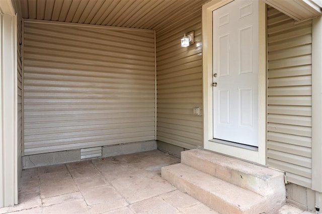 436 SE 54th St, Oklahoma City, OK 73129 - property entrance featuring crawl space