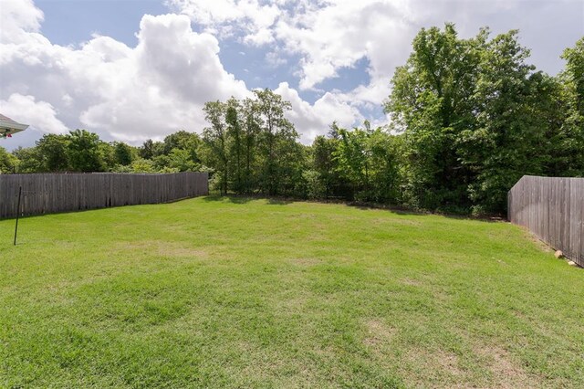 8208 Poplar Dr, Edmond, OK 73034 - view of yard