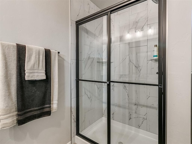 6965 Seabiscuit Ln, Guthrie, OK 73044 - full bath featuring a marble finish shower