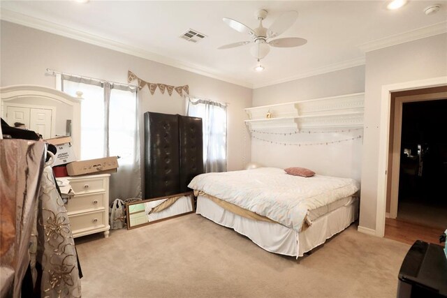 bedroom featuring carpet flooring, crown molding, ceiling fan, and recessed lighting