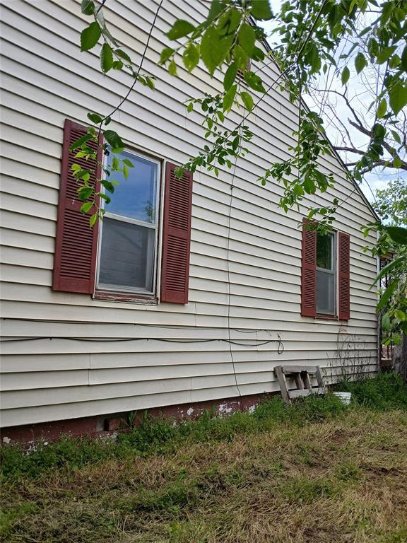 view of side of property