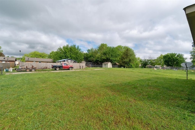 717 S Geronimo Ln, Pauls Valley, OK 73075 - view of yard featuring a storage unit and an outdoor structure