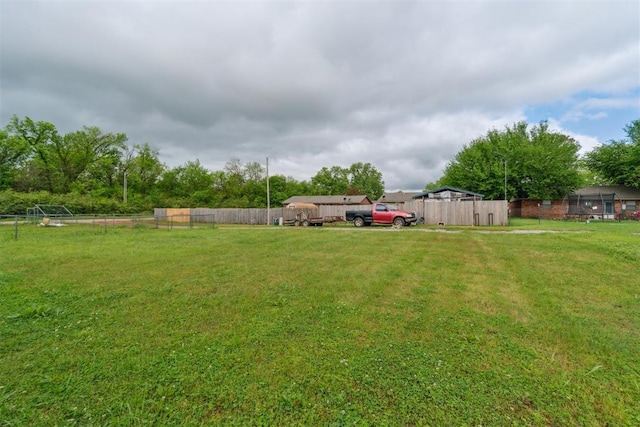 717 S Geronimo Ln, Pauls Valley, OK 73075 - view of yard