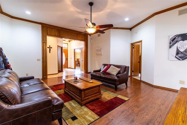 717 Hunters Run, Midwest City, OK 73130 - living room featuring ornamental molding, a ceiling fan, wood finished floors, recessed lighting, and baseboards