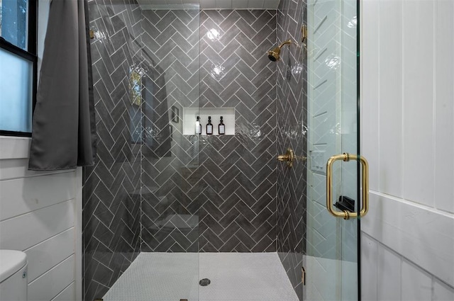 48 Cedar Hills Trl, Broken Bow, OK 74728 - bathroom featuring toilet and a stall shower