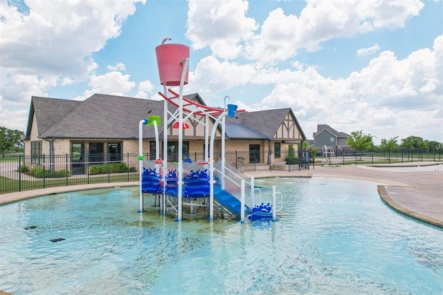 8400 Poplar Dr, Edmond, OK 73034 - view of swimming pool