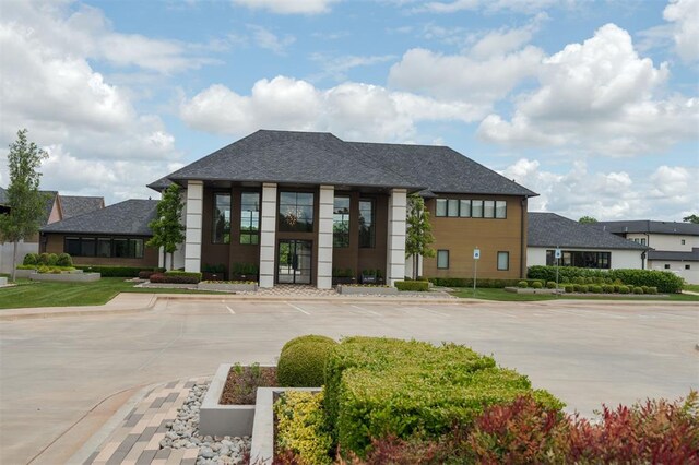 909 NW 156th St, Edmond, OK 73013 - view of building exterior with uncovered parking