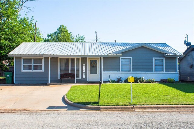605 N Meandering St, Frederick, OK 73542 - photo 1
