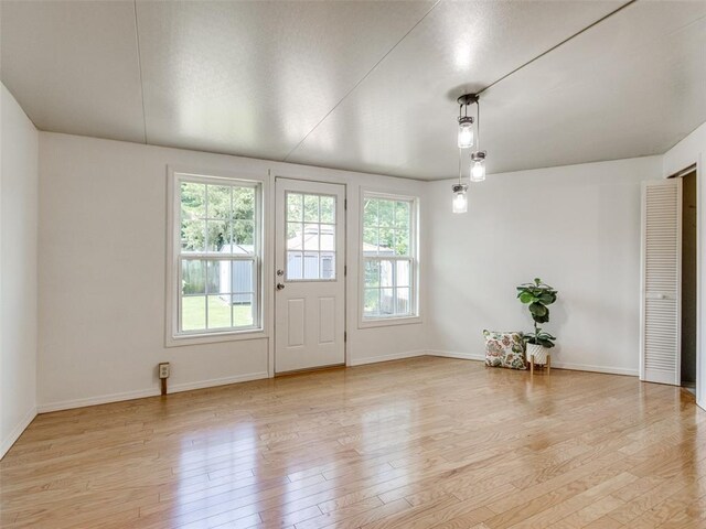 3208 NW 34th St, Oklahoma City, OK 73112 - entrance foyer featuring light wood finished floors and baseboards