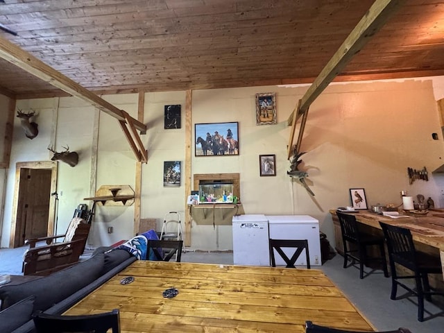 377056 E 1040th Rd, Okemah, OK 74859 - dining area with wood ceiling and concrete flooring