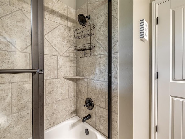 3570 Riverwood Ln, Edmond, OK 73034 - bathroom with tub / shower combination