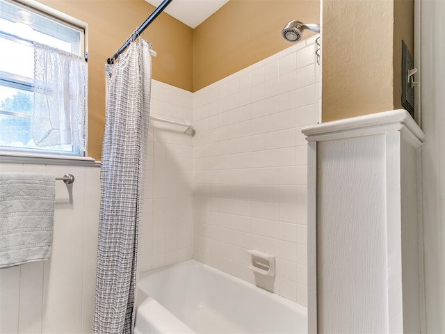 6709 Reed Dr, Oklahoma City, OK 73116 - full bath with shower / bath combo with shower curtain