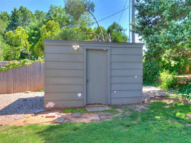 6709 Reed Dr, Oklahoma City, OK 73116 - view of shed