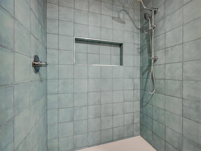 6401 Saddleback Dr, Oklahoma City, OK 73150 - full bath with a tile shower