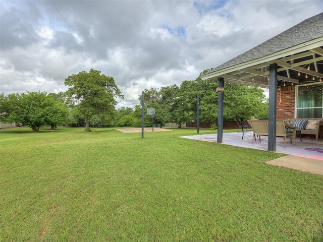 6401 Saddleback Dr, Oklahoma City, OK 73150 - view of yard with a patio area