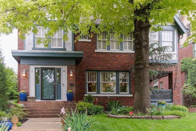 view of front facade with brick siding