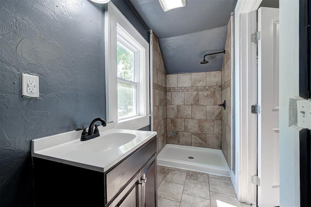 1706 E Oklahoma Ave, Guthrie, OK 73044 - bathroom with tiled shower and vanity