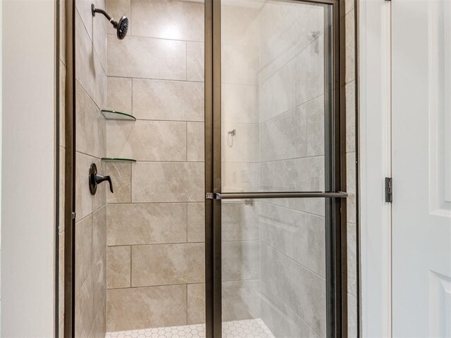959 SE 16th Ter, Newcastle, OK 73065 - bathroom featuring a shower stall