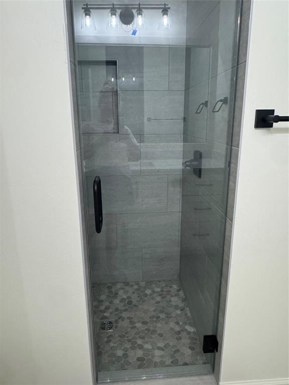 9596 Regado Ct, Guthrie, OK 73044 - full bathroom featuring a shower stall
