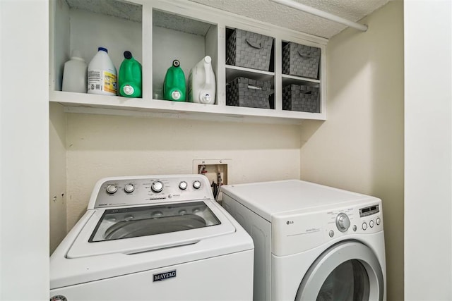 125 Creek Hollow Dr, Choctaw, OK 73020 - washroom with separate washer and dryer and a textured ceiling