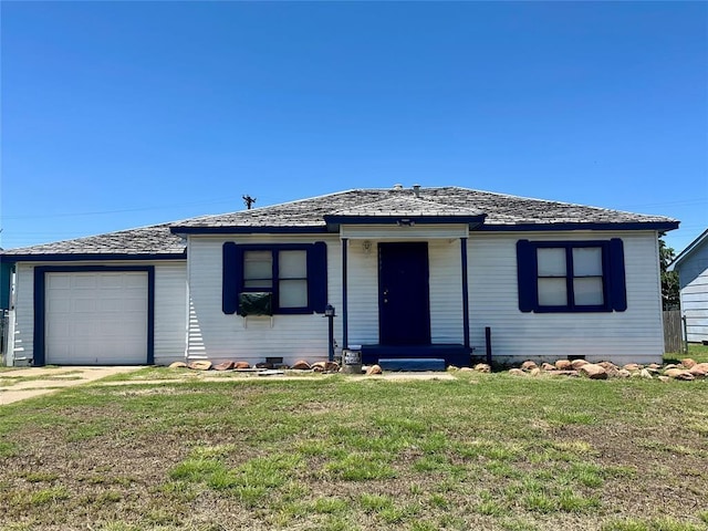 1137 E Chestnut St, Altus, OK 73521 - single story home with a front lawn, an attached garage, and driveway